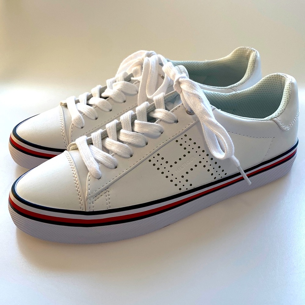 Tommy Hilfiger Women’s Size 9 1/2M Sneakers